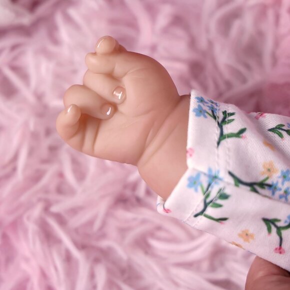 20Inch Realistic Soft Vinyl With Weighted Cloth Body Estella Girl Reborn Baby - Picture 6 of 6